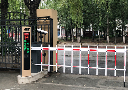 南昌湖東區(qū)委車牌識(shí)別系統(tǒng)